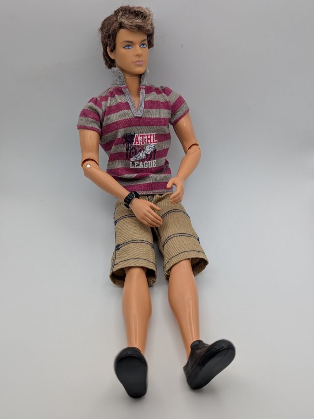2010 Barbie Fashionistas Sporty Ken Doll Outfit